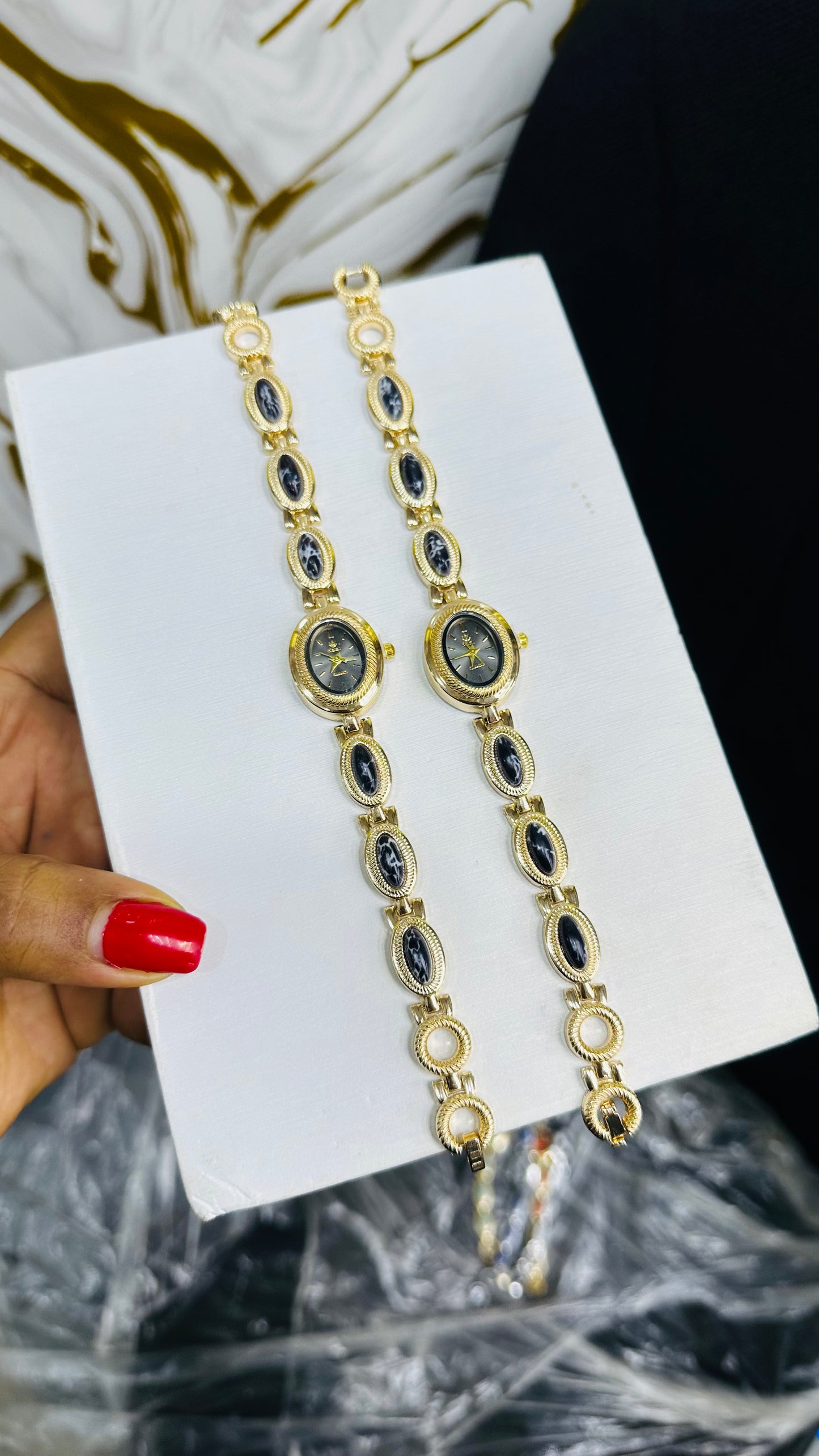Slim bracelet Wristwatch