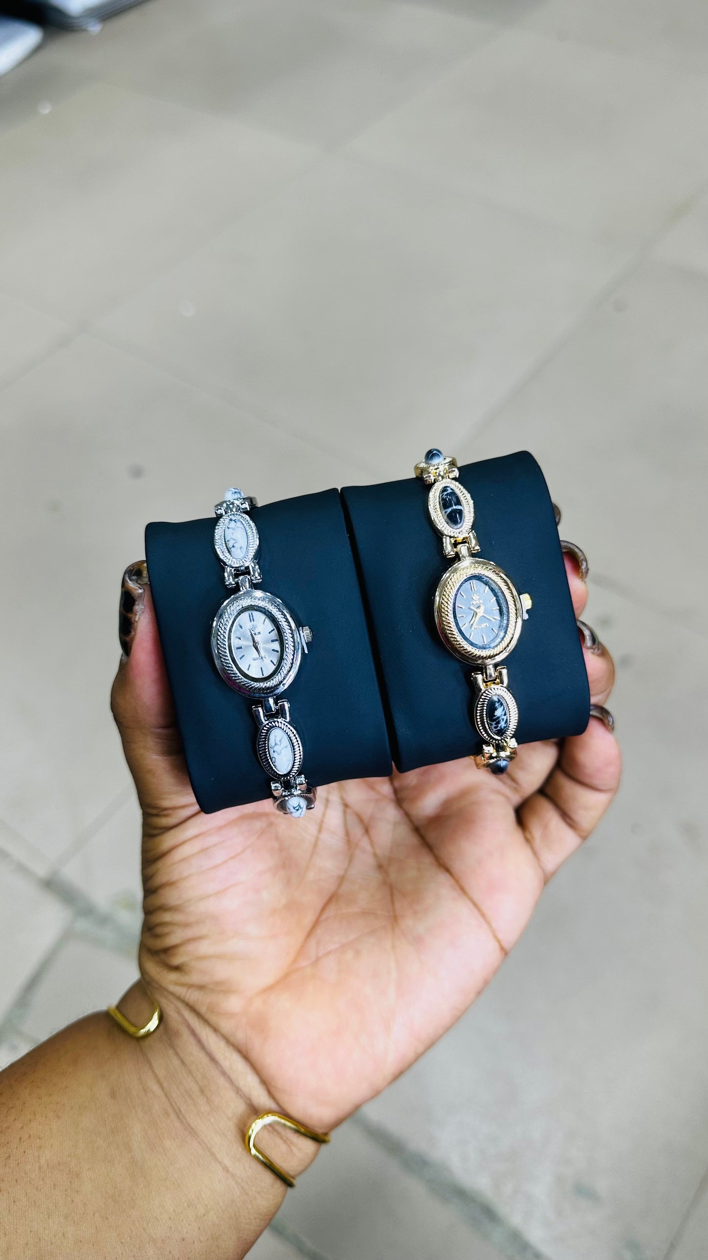 LADIES WRISTWATCH