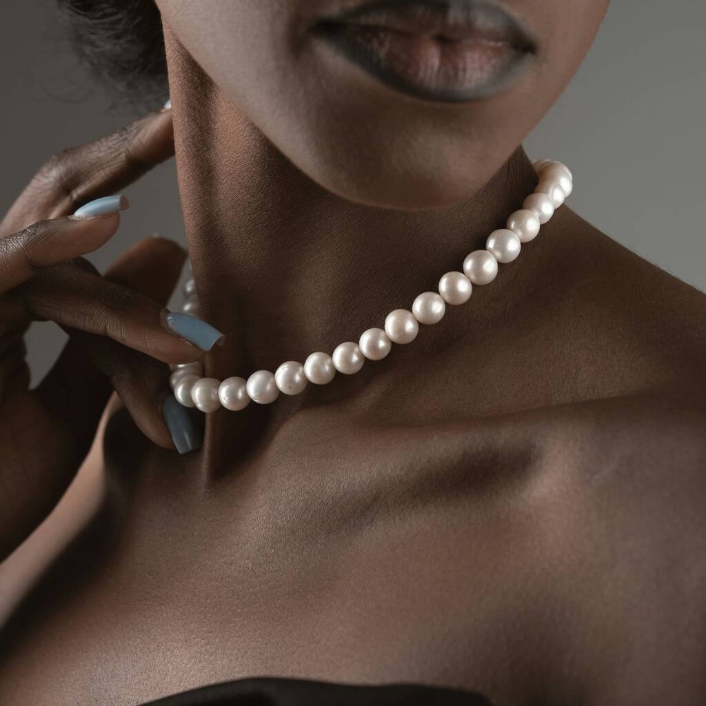 Single Pearl Choker