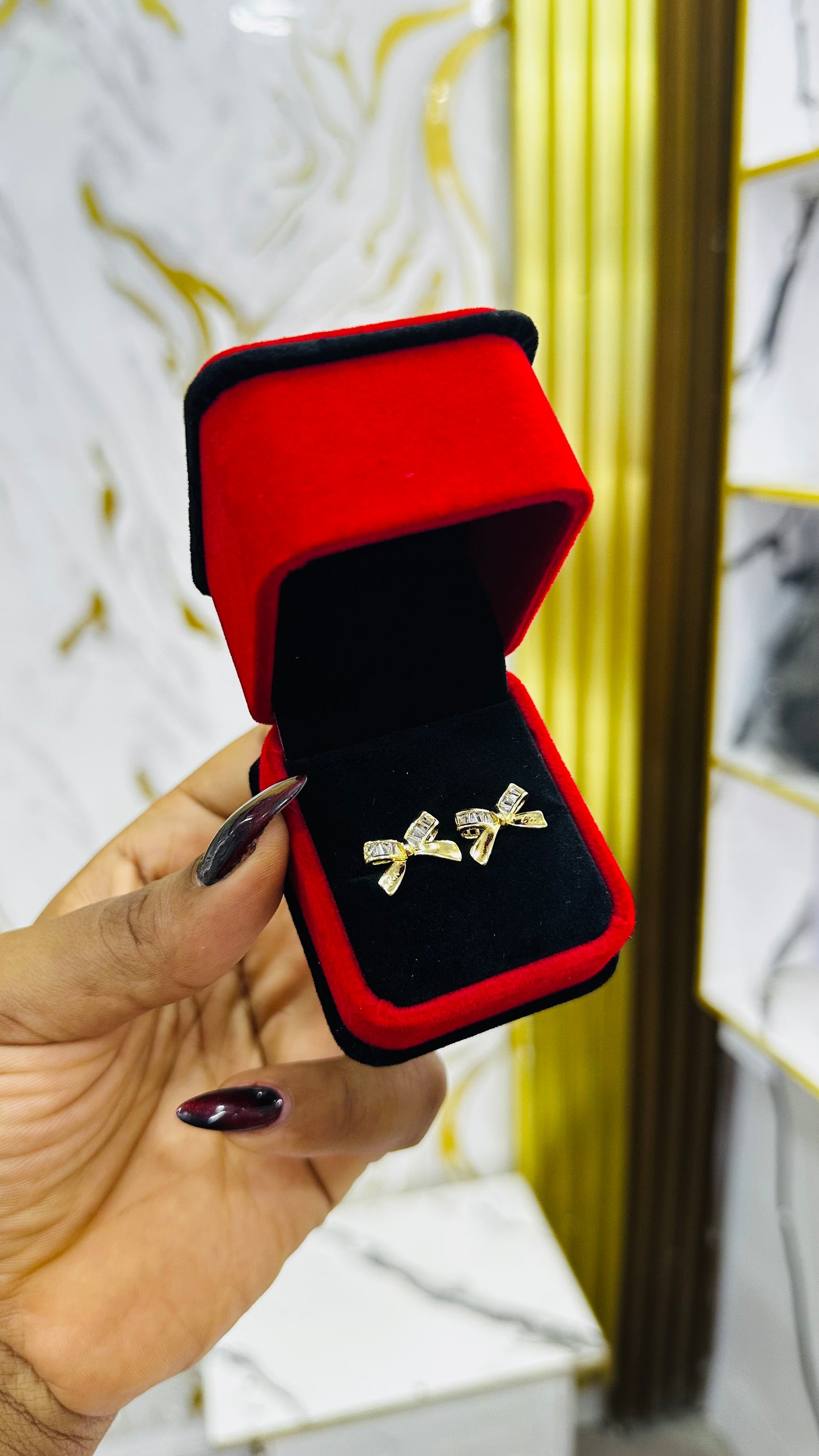 Zirconia pin Earrings