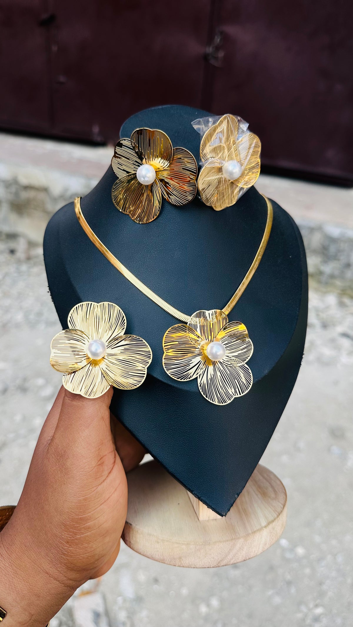 Gold Flower Jewelry
