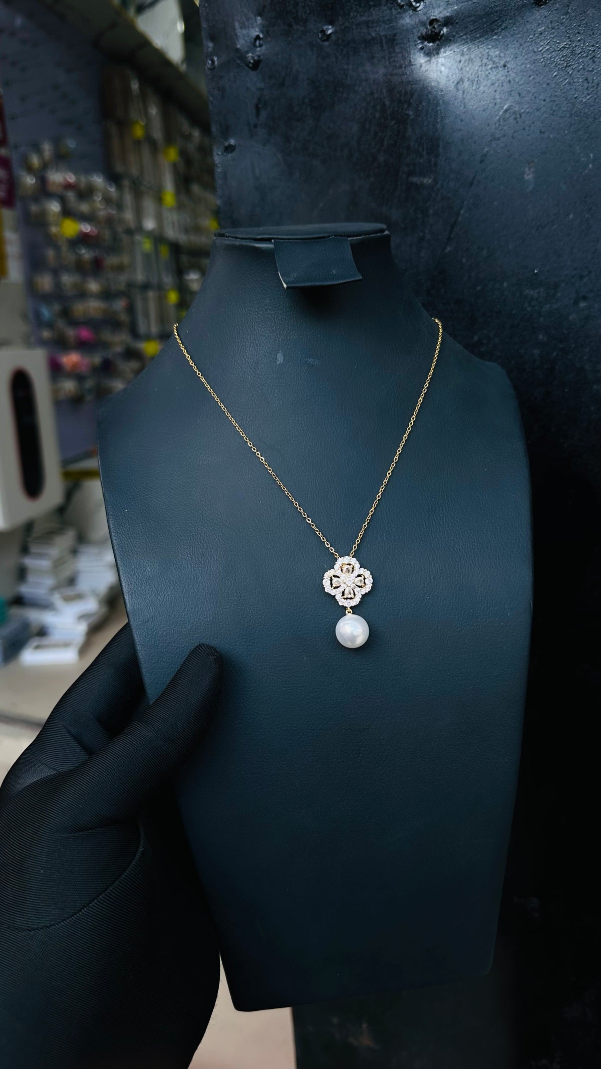 Ladies necklace (gold)