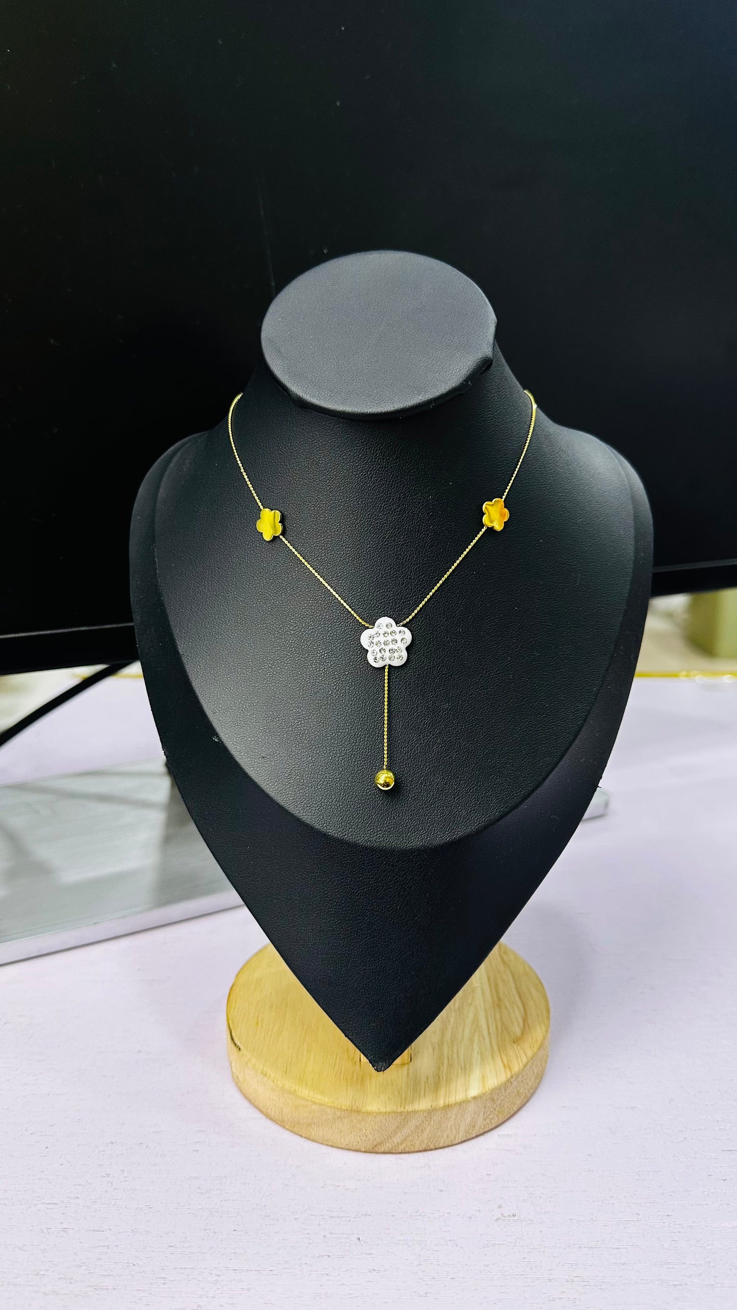 3 flower Steel Necklace