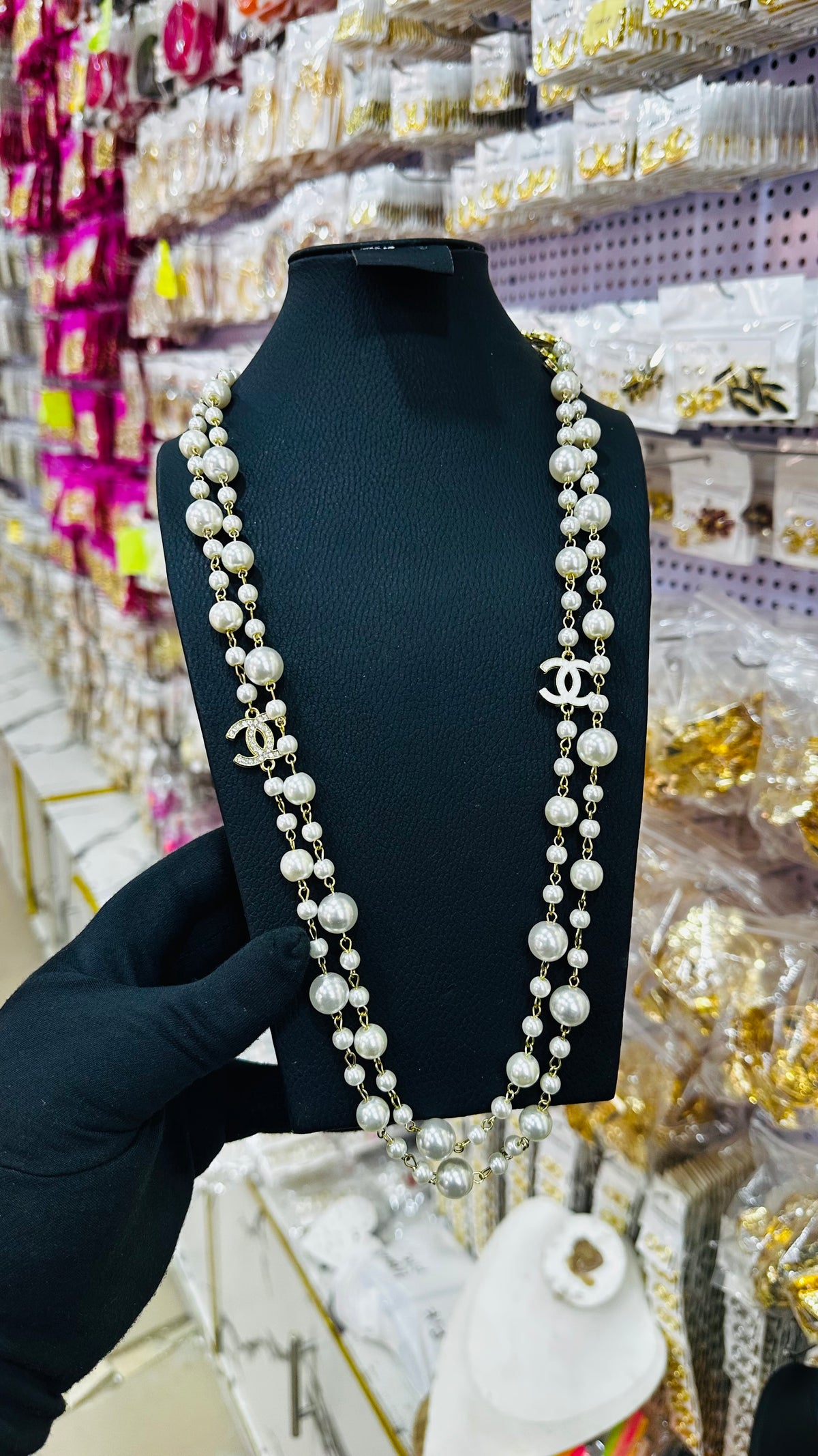 Longest Pearl Necklace