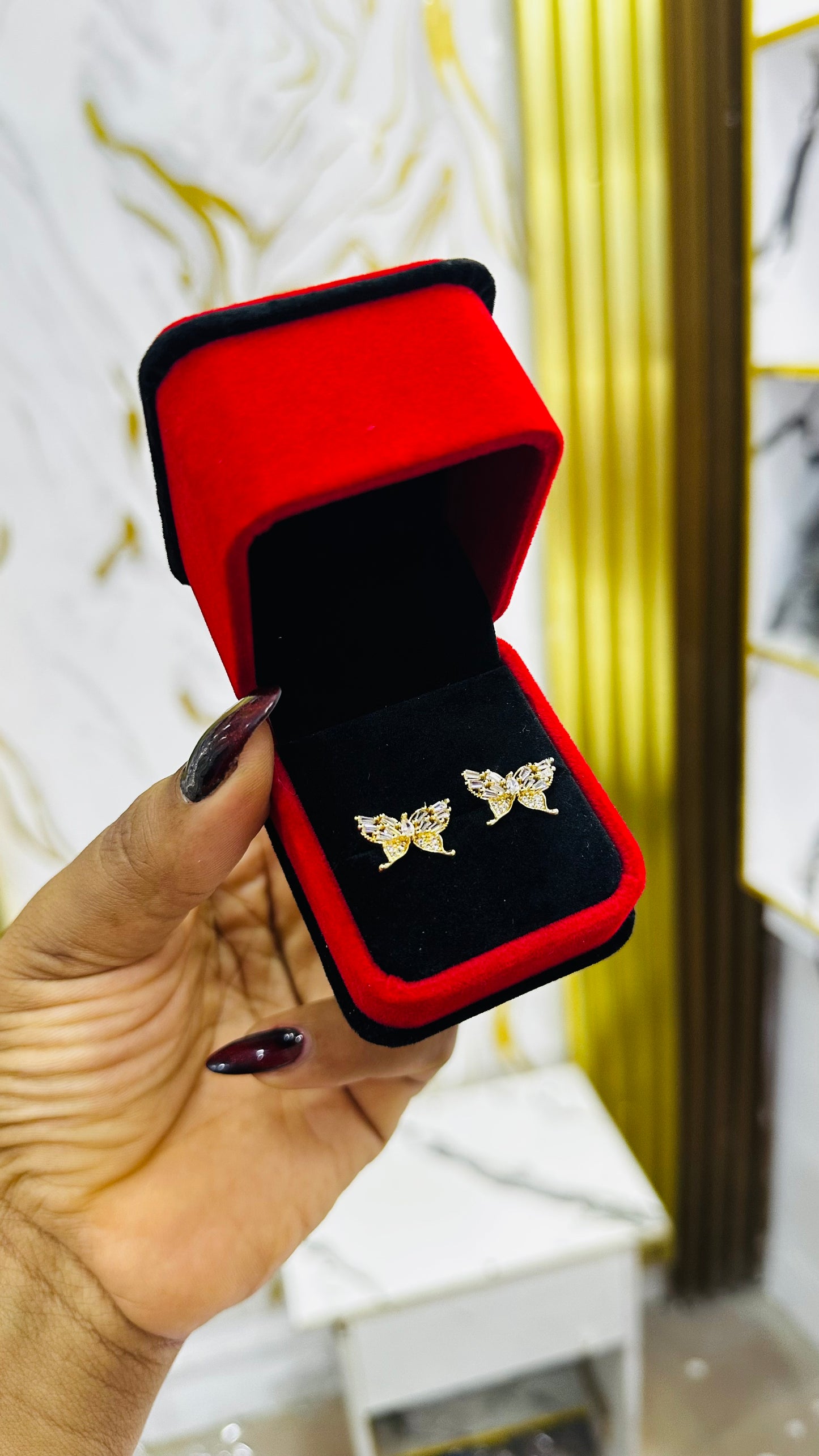 Zirconia pin Earrings