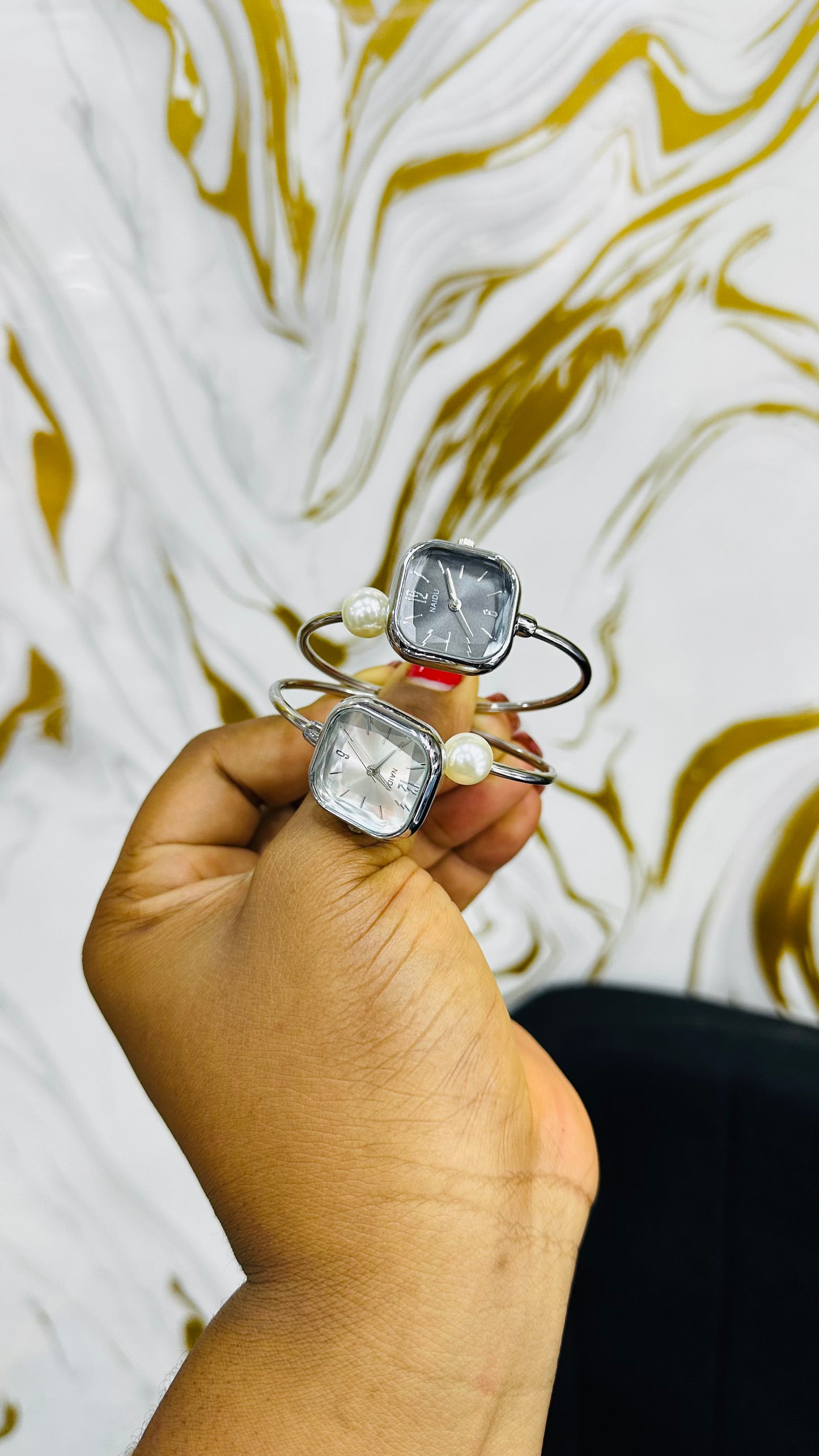 Naidu slim cuff Wristwatch