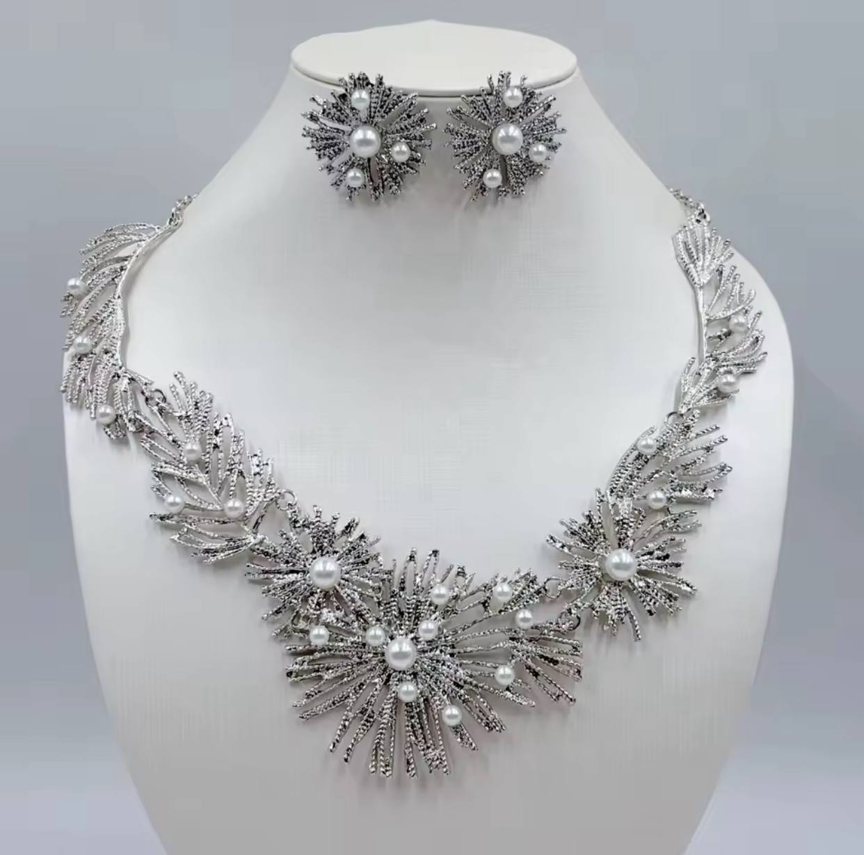 Spike Jewelry Set