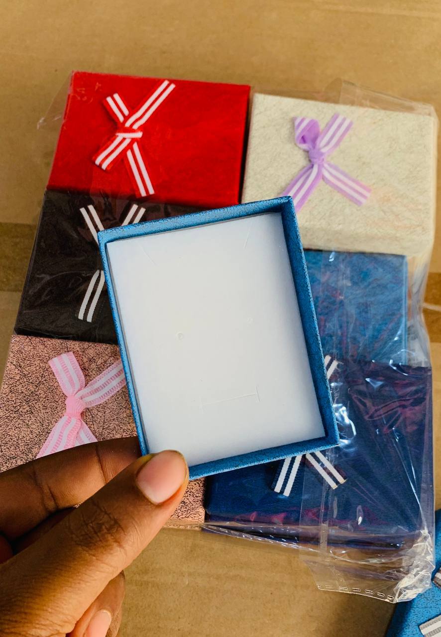 Small size necklace/earrings box